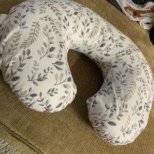Used-like new Gray and White Boppy pillow.